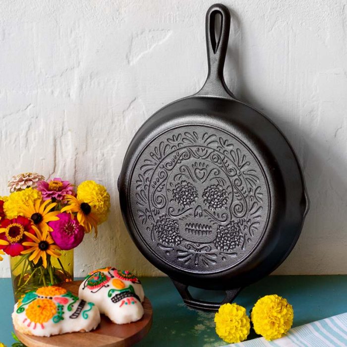 Lodge 10.25 Inch Seasoned Cast Iron Sugar Skull Skillet